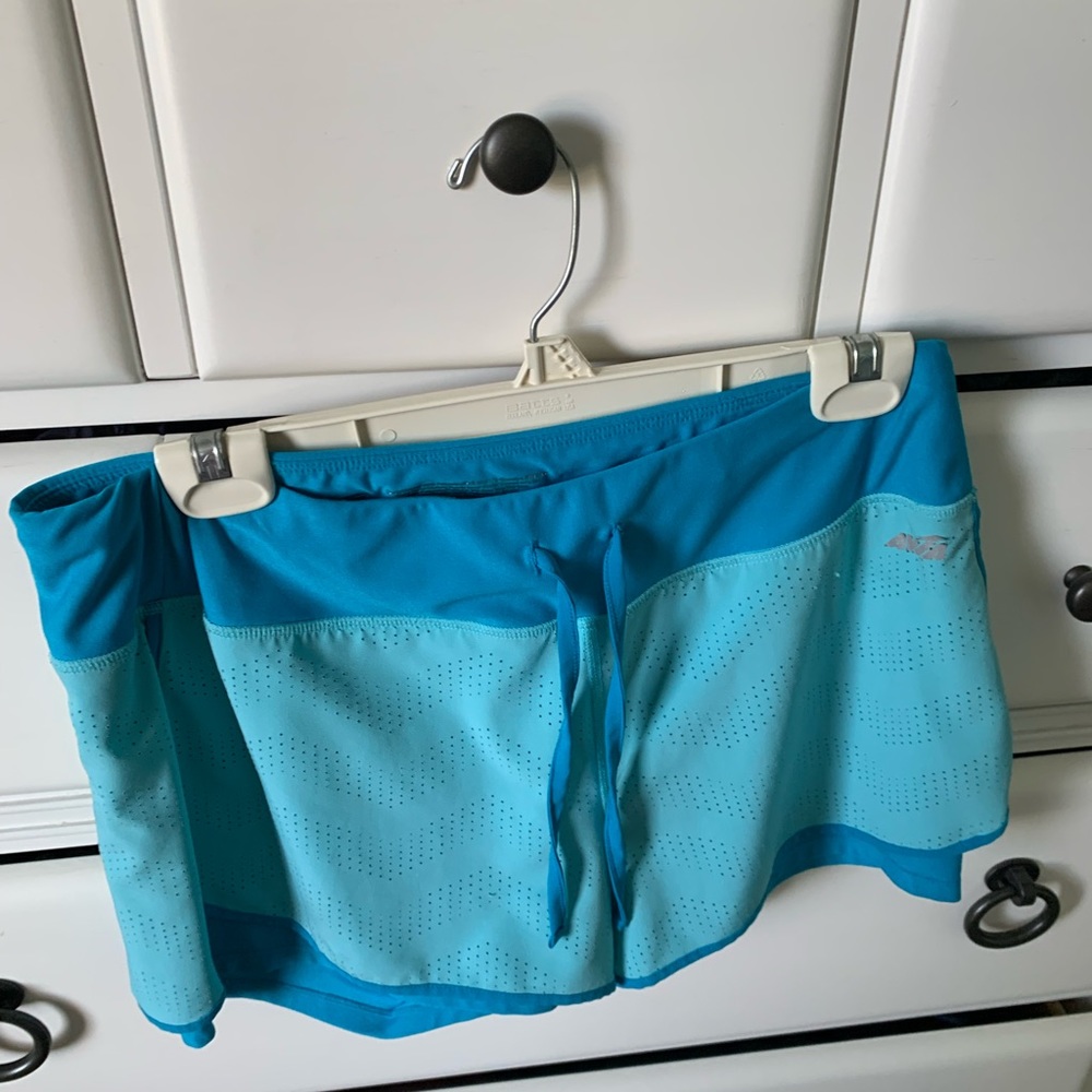 Size large light blue Avia shorts!